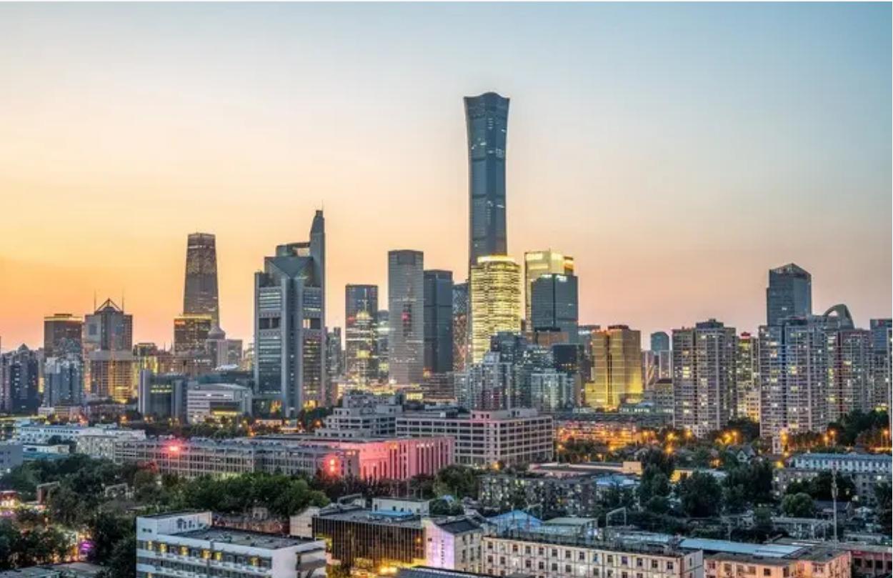 2020年，上海警方在*迁拆**区发现流浪汉，一个有故事的北理高材生