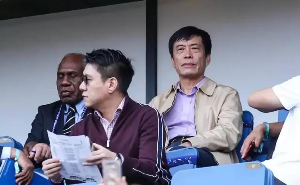 李铁案发酵，足协的部分人坐不住了，让风暴来的再猛烈一些