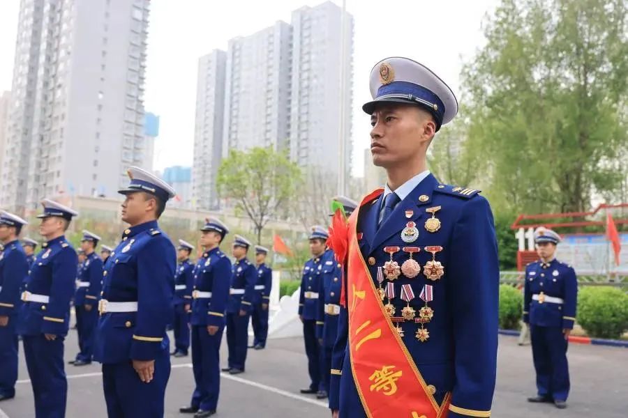 榜样力量坚守初心实干担当,榜样力量人物风采
