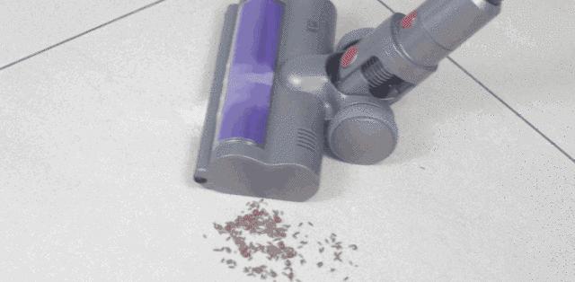 戴森吸尘器和云鲸扫地机器人对比,扫地机器人和戴森吸尘器哪个好用