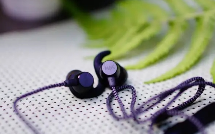 为什么蓝牙耳机容易没电,为什么蓝牙耳机这么快会没电