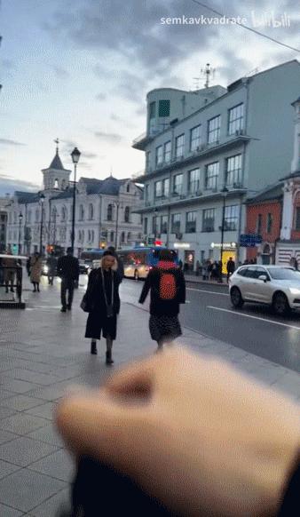 俄罗斯逃课女孩走红,俄罗斯女生被偷拍爆红网络