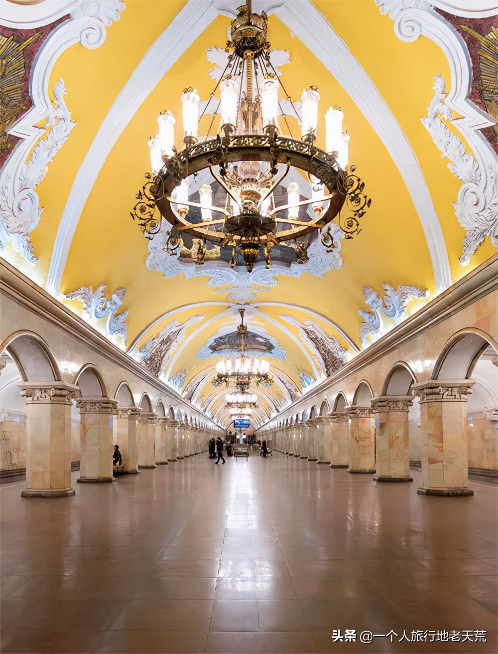 看了俄罗斯的地铁*拍偷**照,笑着笑着就羡慕哭了