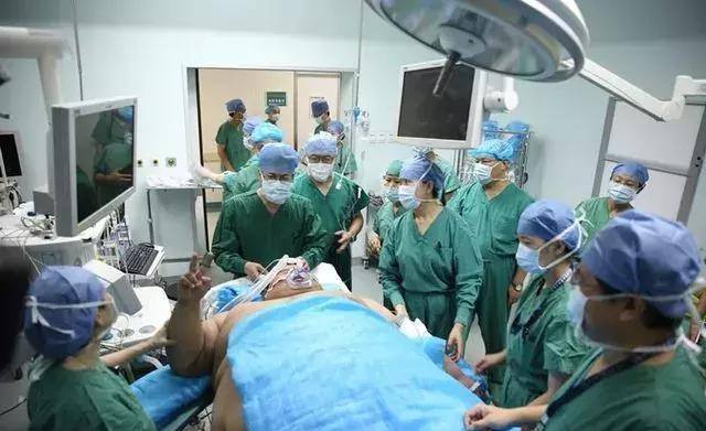 440斤帅小伙一年减去220斤,256斤小伙减掉100斤