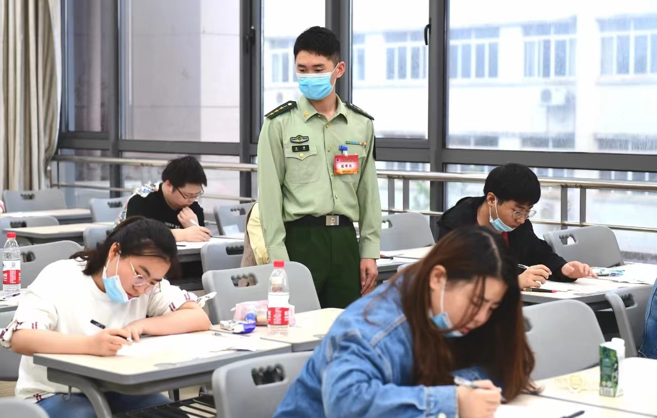 军队文职正式入职后工资是多少,辽宁军队文职真实工资单