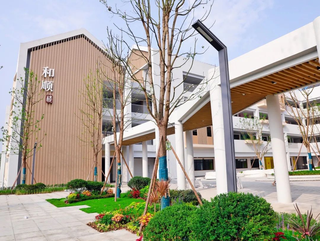 新津石笋街小学是挂名还是分校,石笋街小学新津分校待遇怎么样