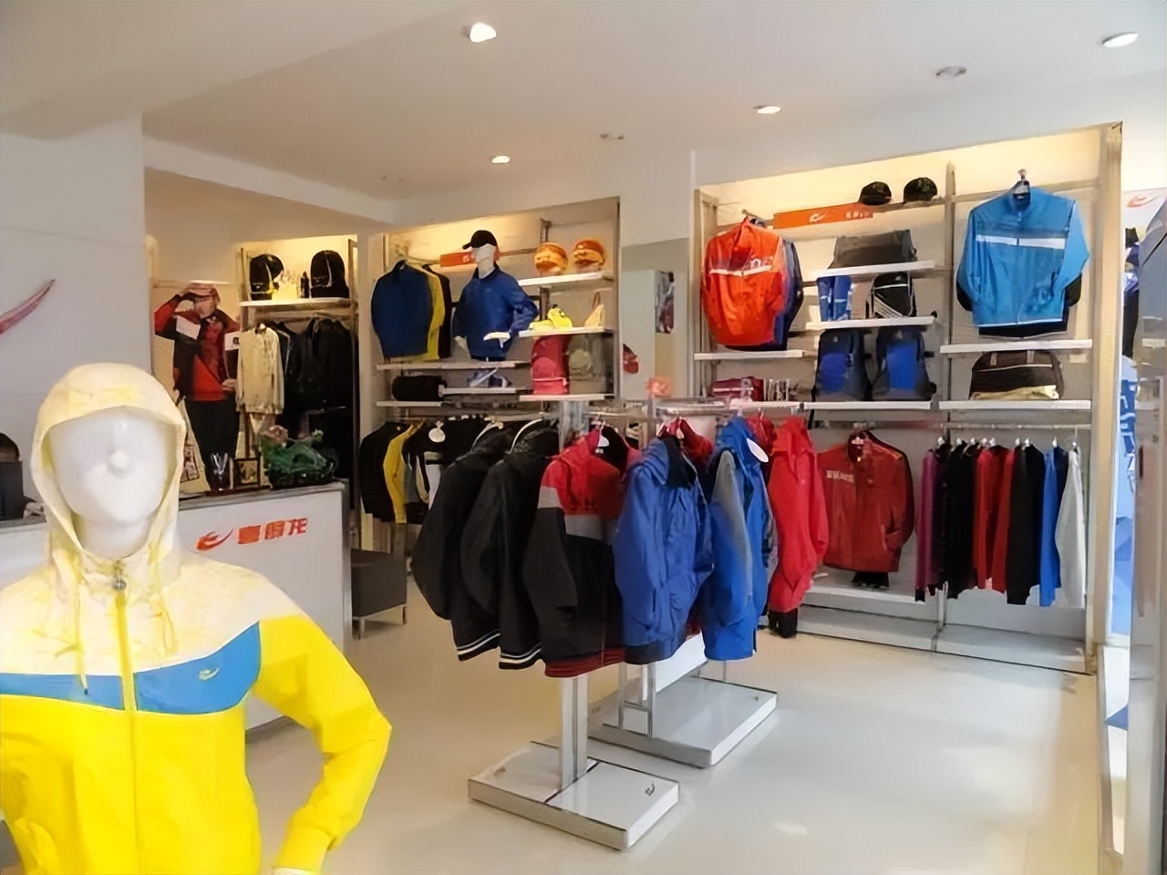 曾经的鞋王为何没落至此,盘点这几年的鞋王