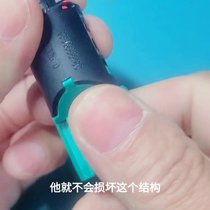 自己动手修标致308刹车开关,标致308更换后刹车片怎么复位