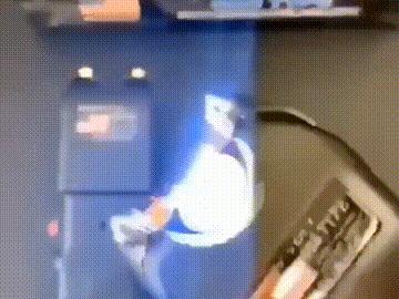 一篇文章教你认识什么是*棍电**(防狼手电)