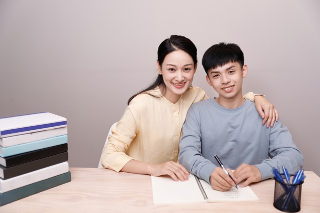 孩子住校想家睡不着家长怎么开导,孩子住校说想家怎么办