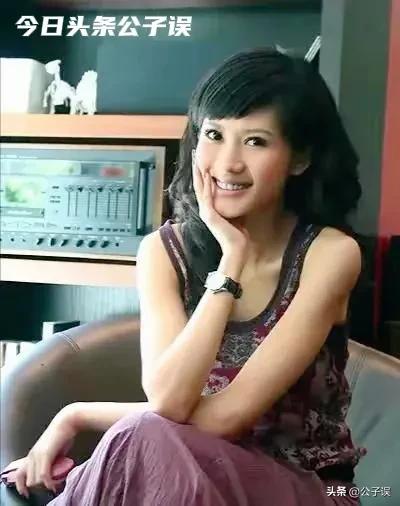 一张和冯小刚的“夜宿门”照片，彻底撕下了沈星的遮羞布