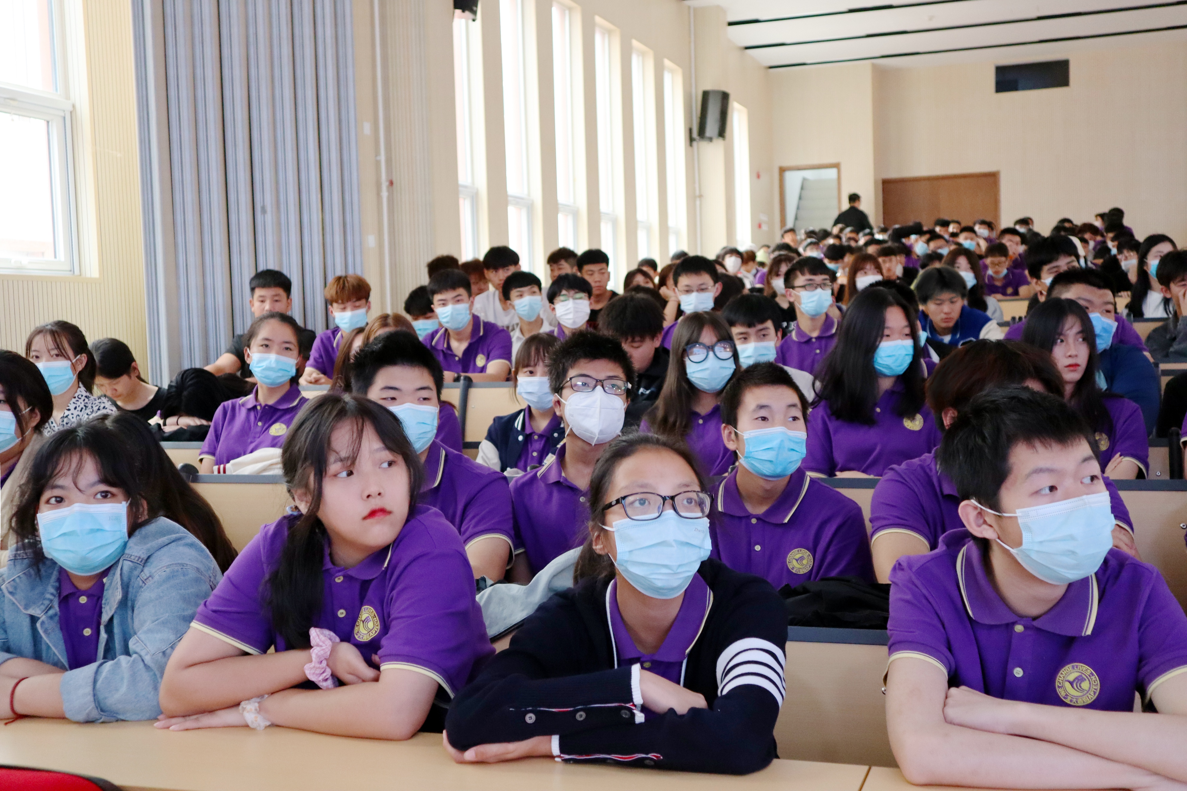 西安北大青鸟技校,初中生能报名北大青鸟学校吗