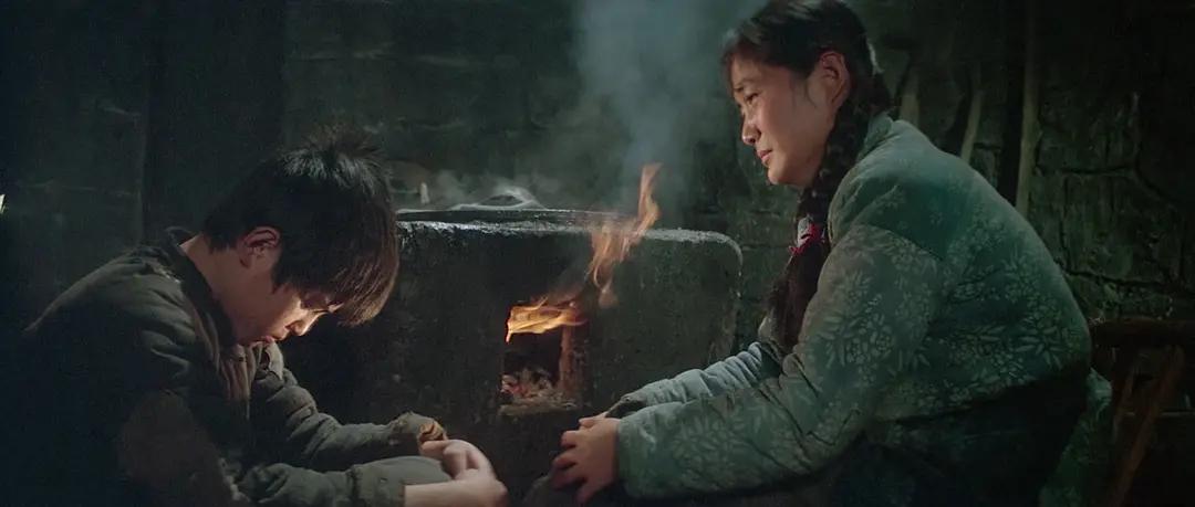 时代与命运给的“苦与痛”《清凉寺钟声》质朴无华的佳作