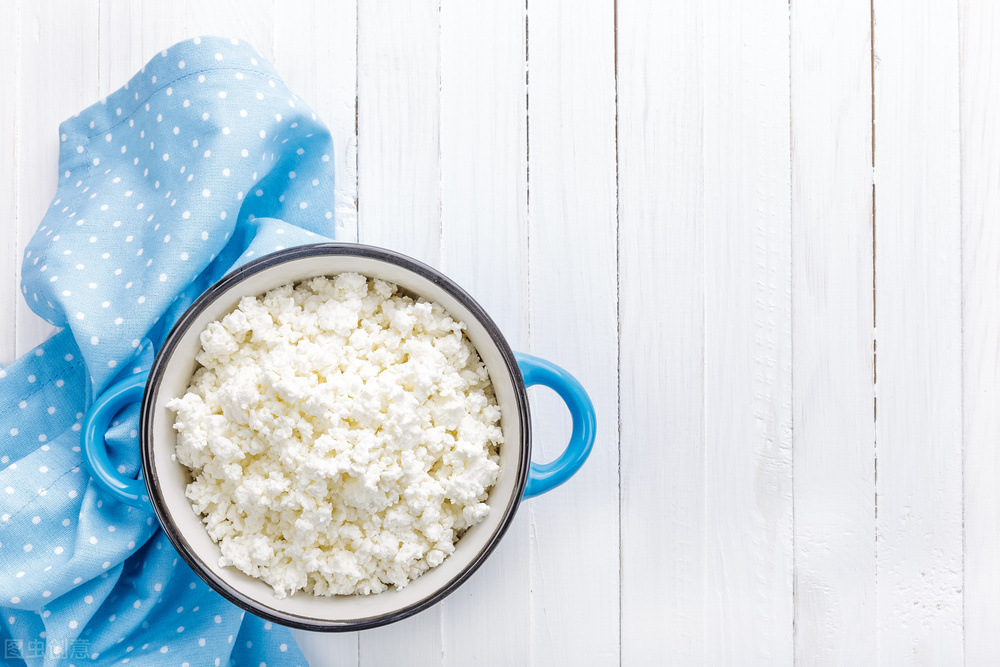 老年人喝羊奶粉好还是喝牛奶粉好,老年人喝羊奶粉好不好