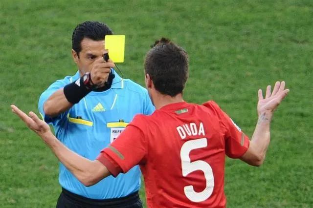 足球小知识有什么,足球知识点球简要介绍