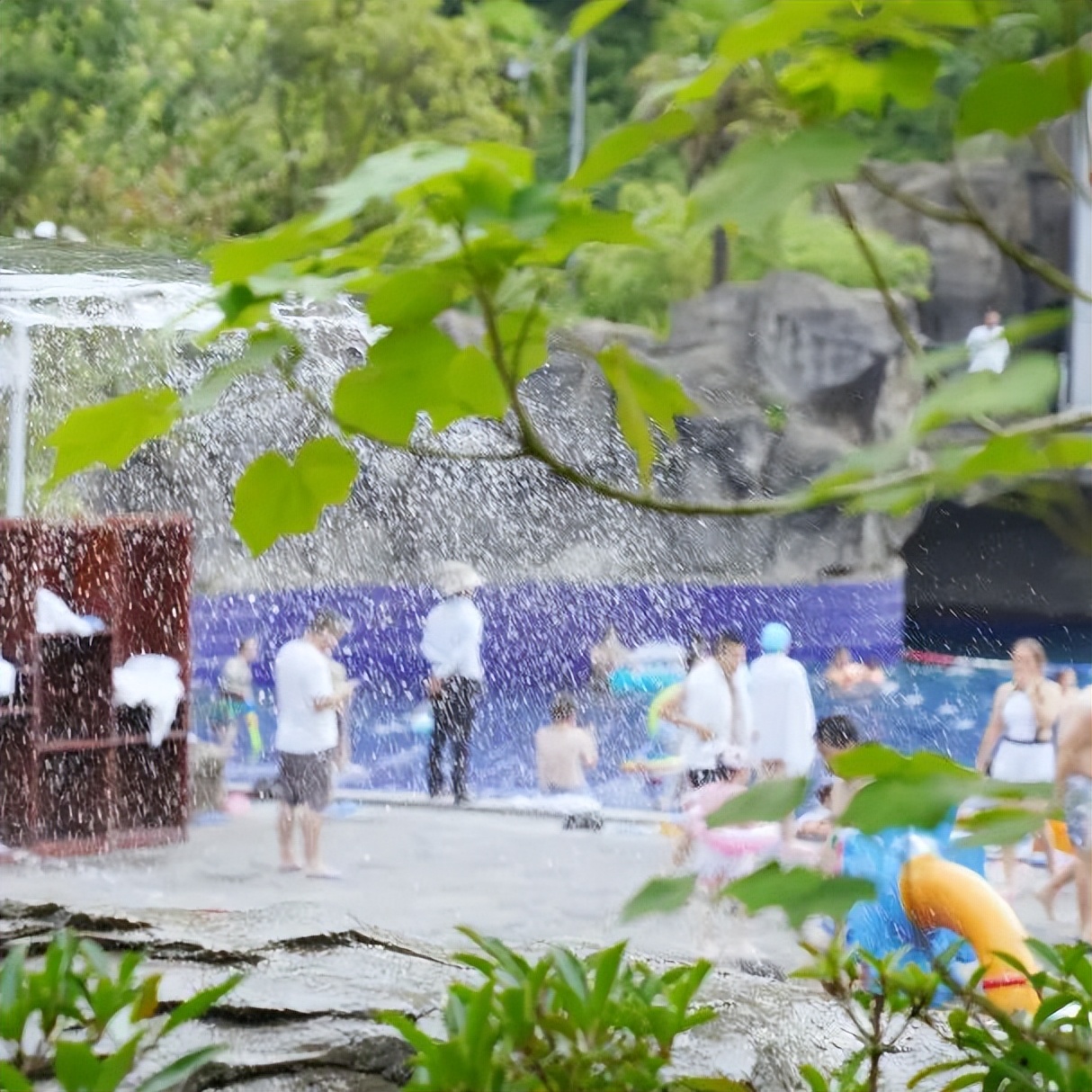 金佛山景区内温泉,金佛山温泉度假村泡温泉