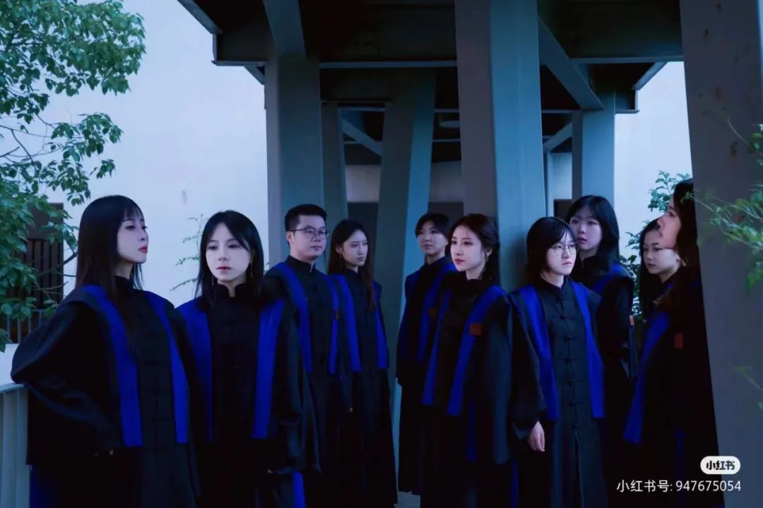 九大美院学士服哪个最漂亮,哪个学校的学士服最好看