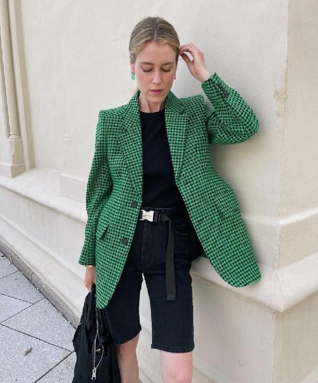 牛仔短裤会搭配才能穿出时尚风,欧美时尚博主牛仔短款穿搭