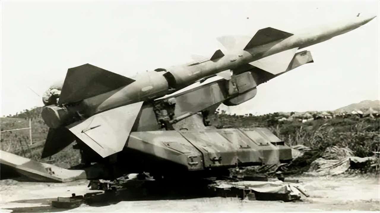 打u2全过程,第一次打下u2的部队