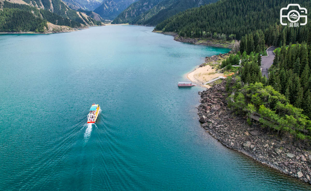 天山天池风景区里西王母瑶池,天山博格达峰下的天池介绍