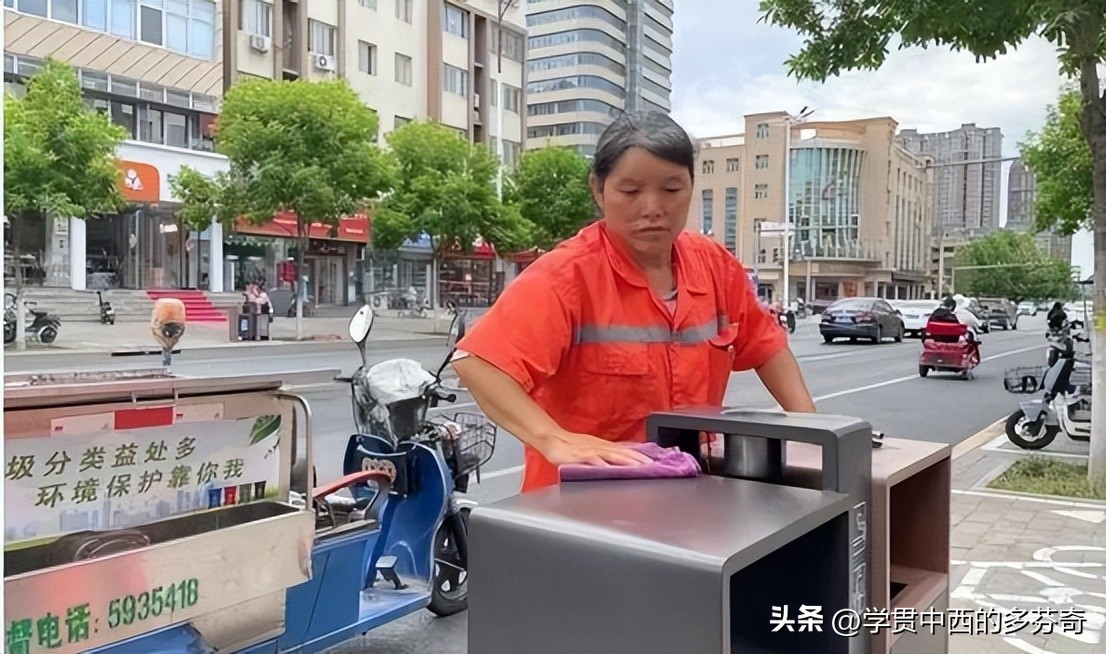 最美环卫工妈妈的儿子考了多少分,最美妈妈环卫工儿子上什么大学