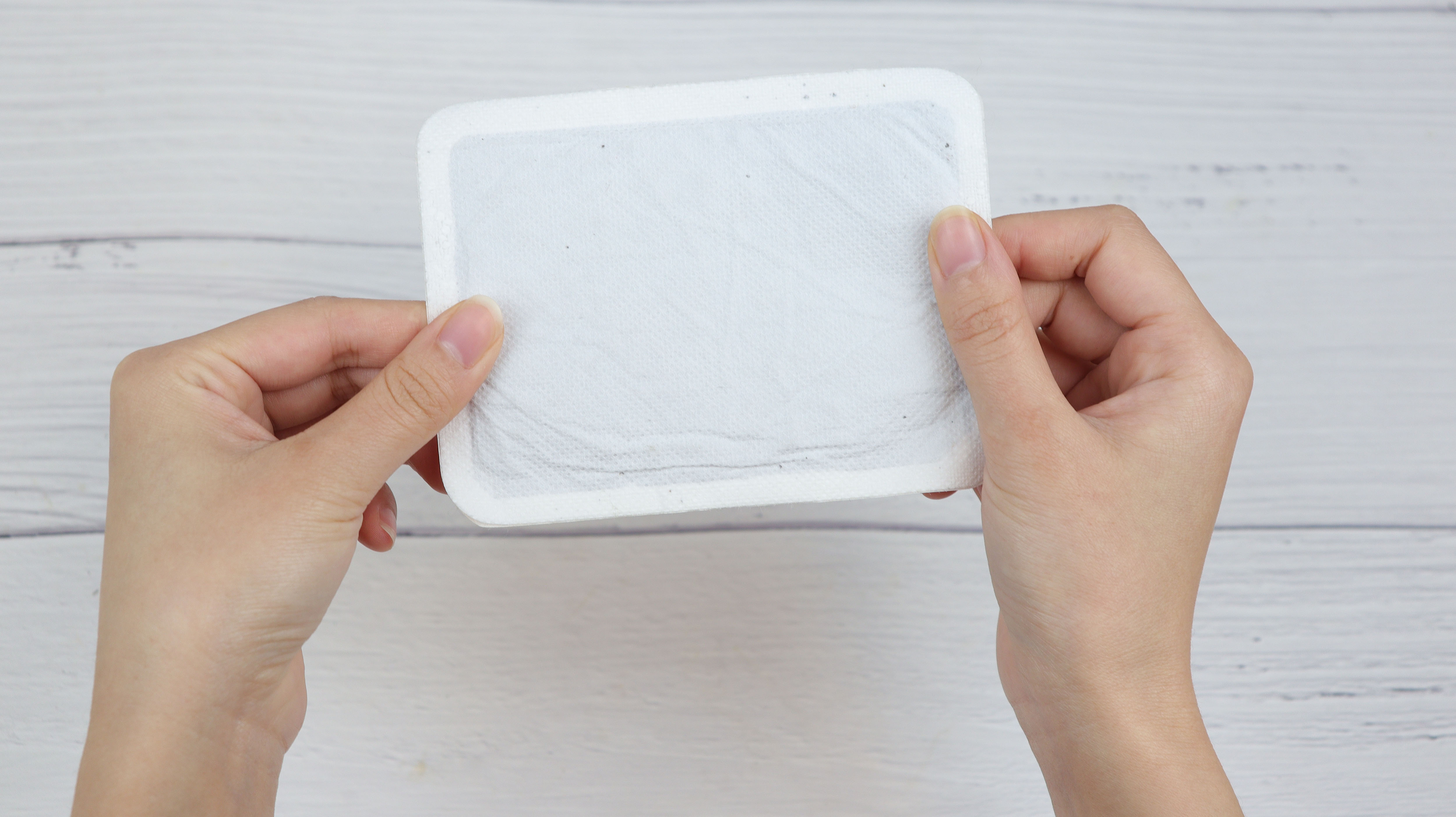 用完的暖宝宝可以直接扔吗,暖宝宝用完可以直接扔垃圾桶