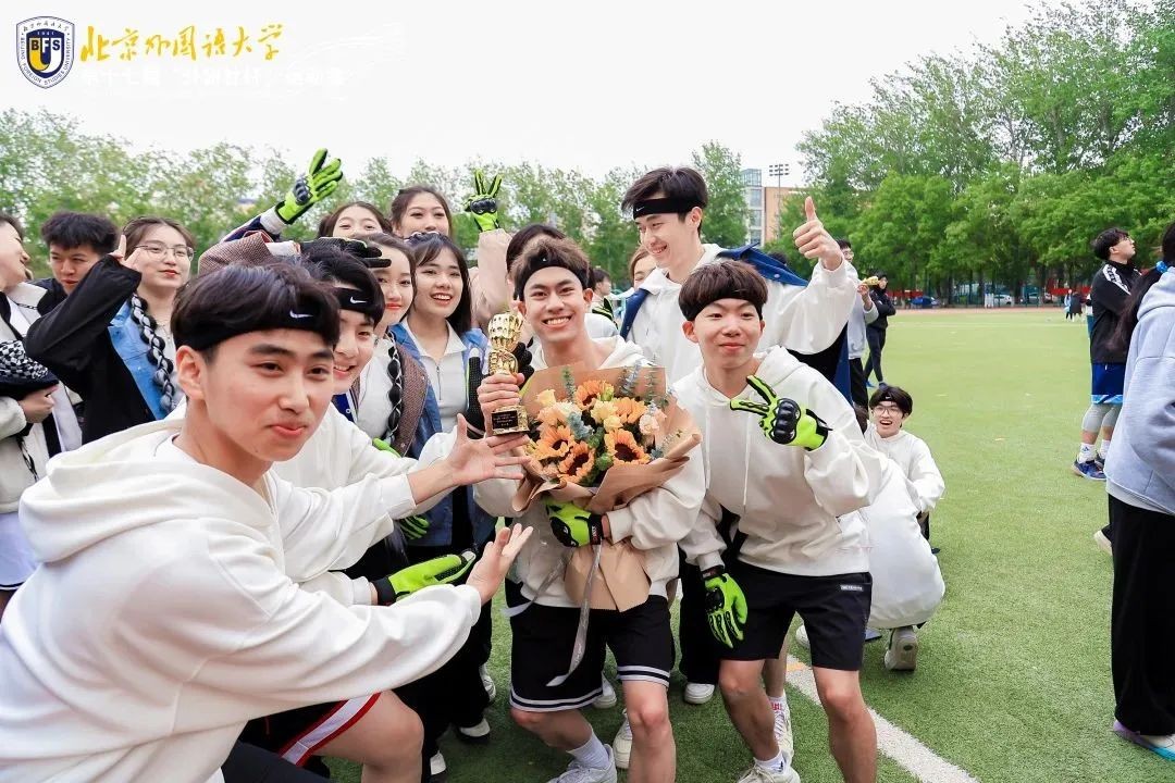 世界冠军在高校表演跳绳,世界冠军助阵表演视频