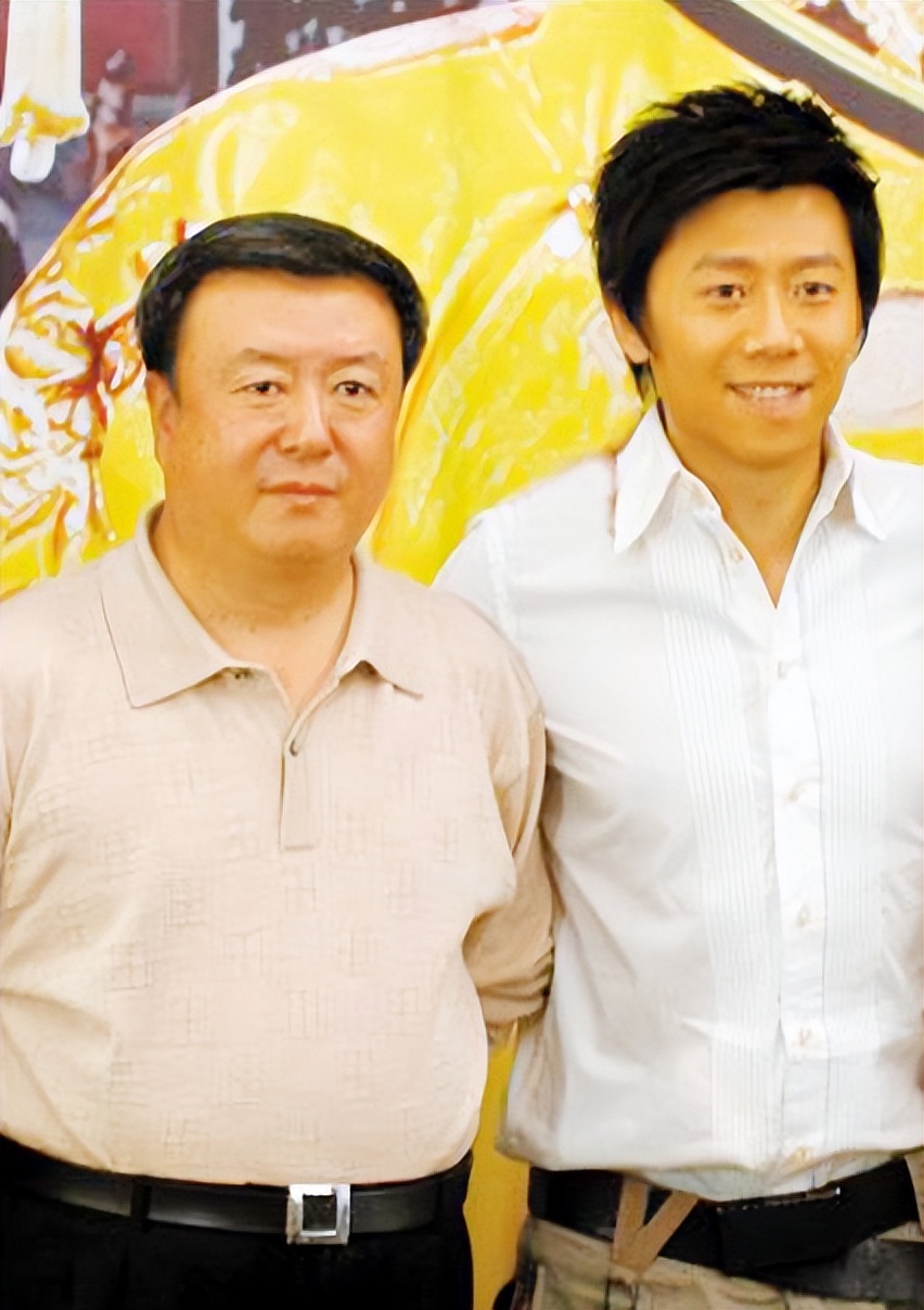 尤小刚与田歌离婚30年:他三婚娶小妻子64岁做父亲,她至今单身