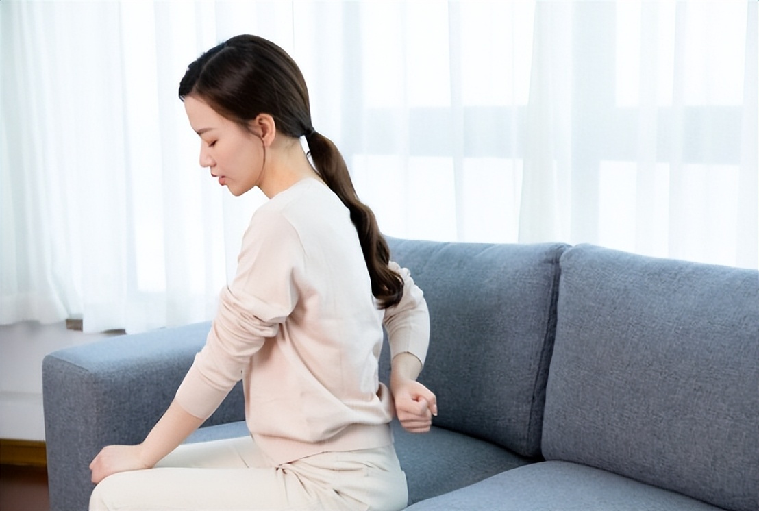 年轻人腰间盘突出如何根治,年轻人腰间盘突出怎么治疗