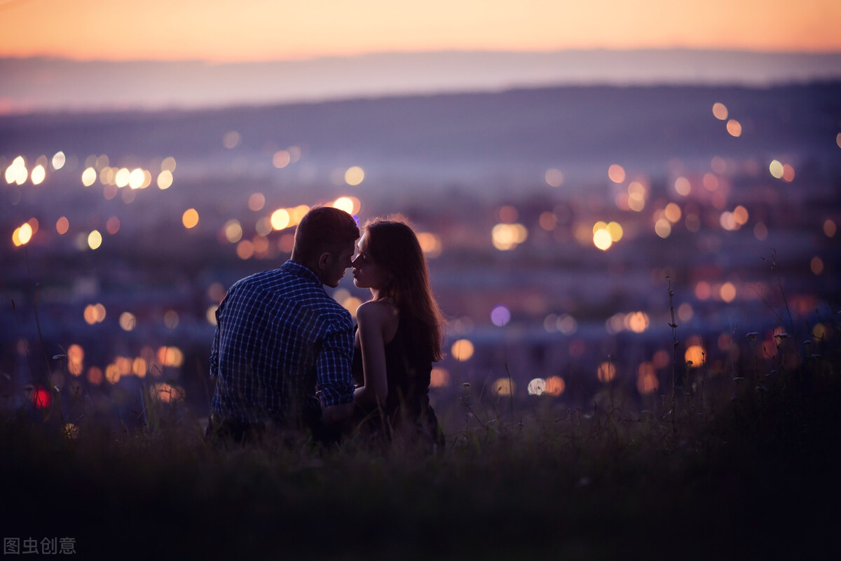 故事：男神放弃港大和我去同所大学，问他原因，他“我想陪你”