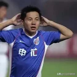 中国足坛十大传奇右边锋,足坛历史左右脚最佳阵容