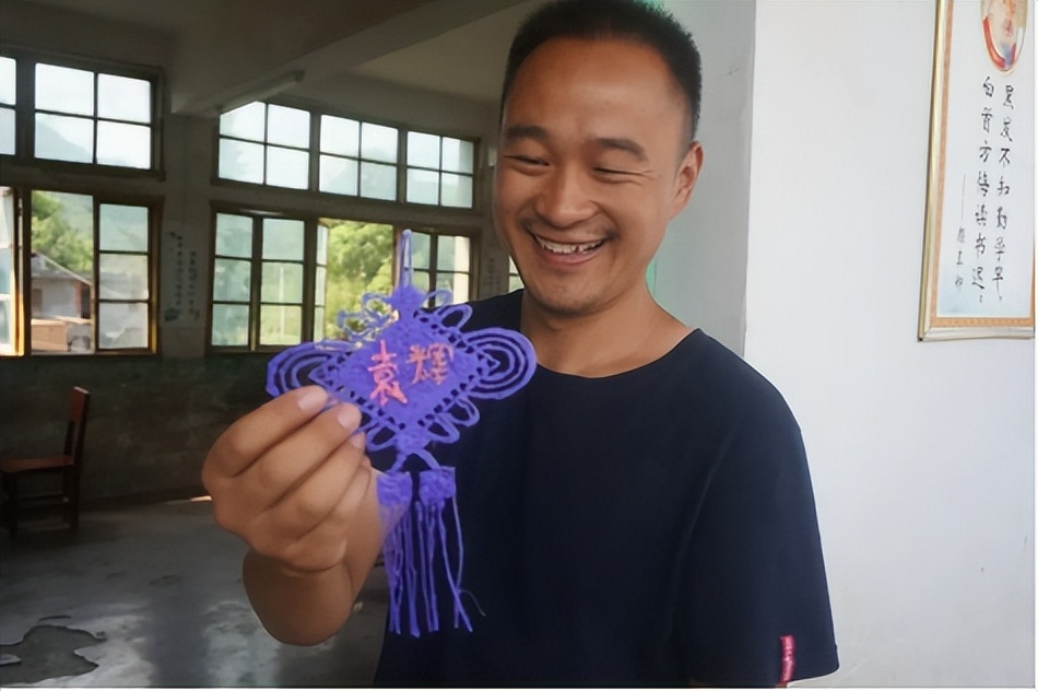 放弃百万年薪到大山支教,复旦高材生乡村支教