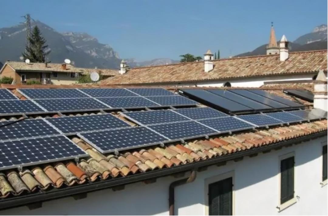 靠晒太阳就躺赚的光伏骗局,靠晒太阳躺赚上万农民被坑