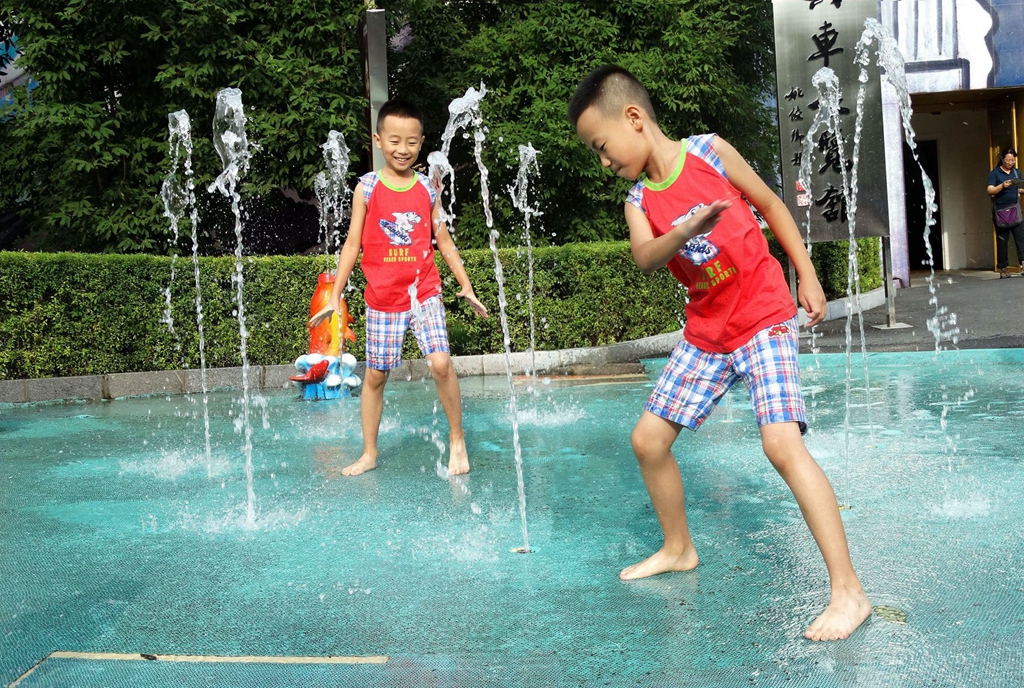 顾乡屯遗址,顾乡屯火车站