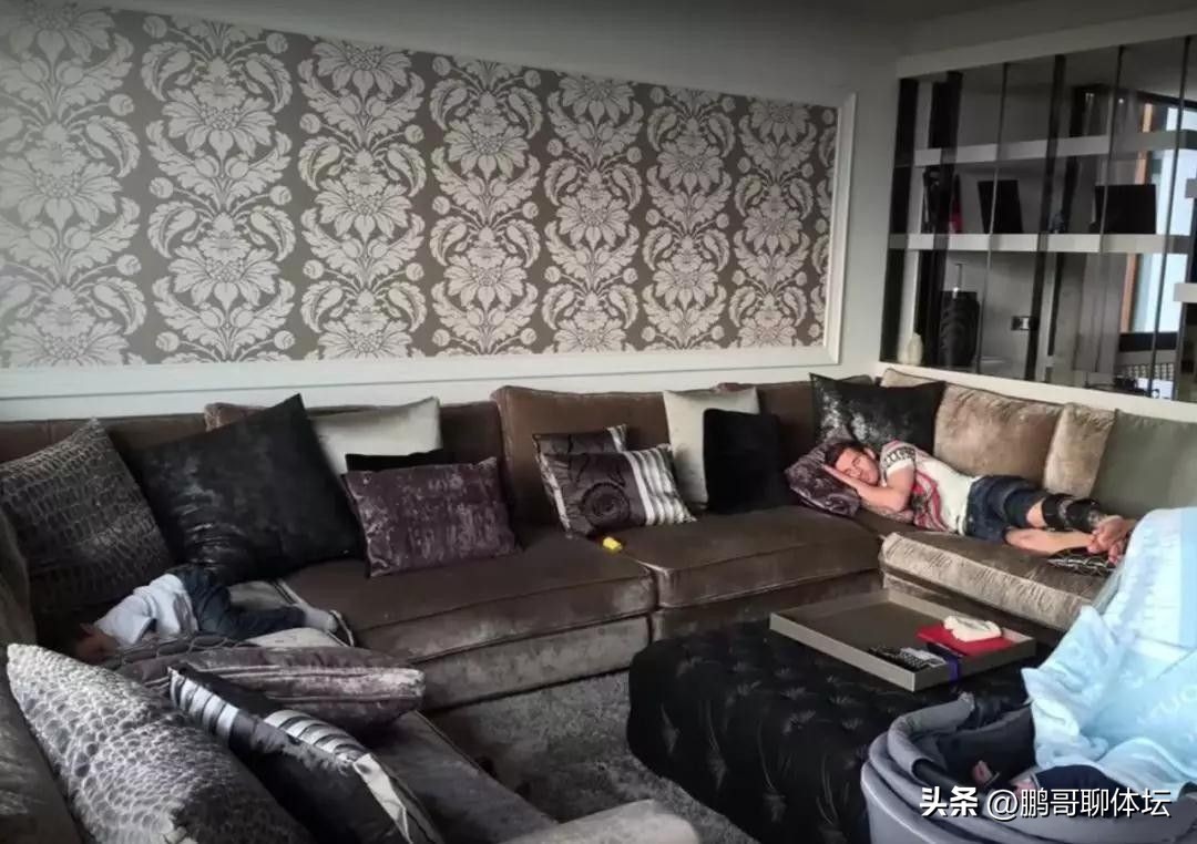 梅西被保安保护离场,梅西家被偷了什么意思