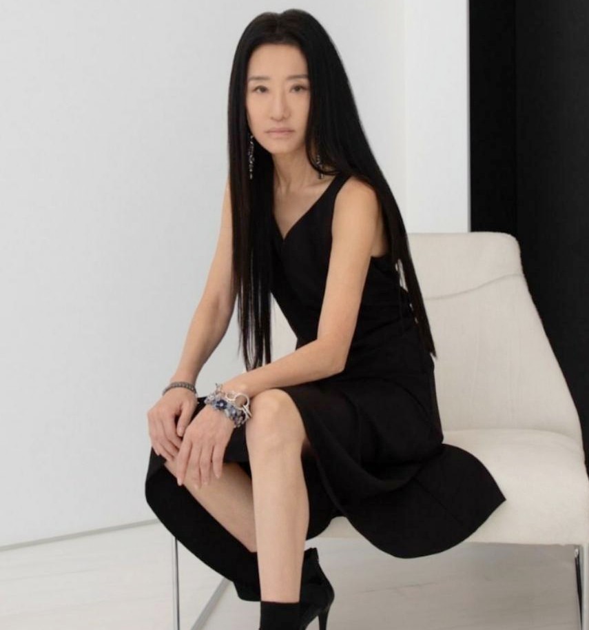 71岁王薇薇穿衣打扮,73岁王薇薇走红毯惹关注