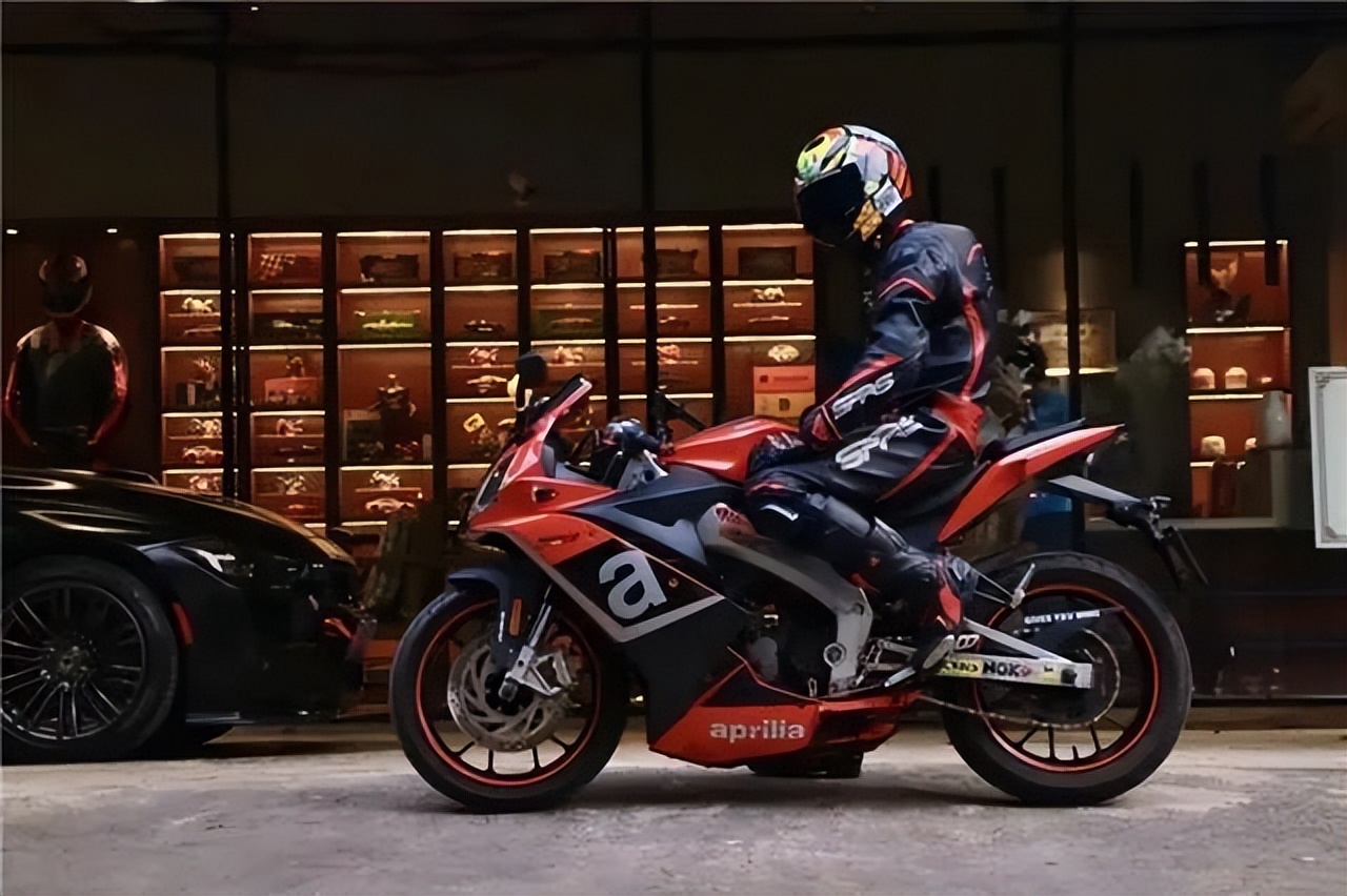 新款雅马哈yzfr3怎么样,雅马哈YZF-R25测评