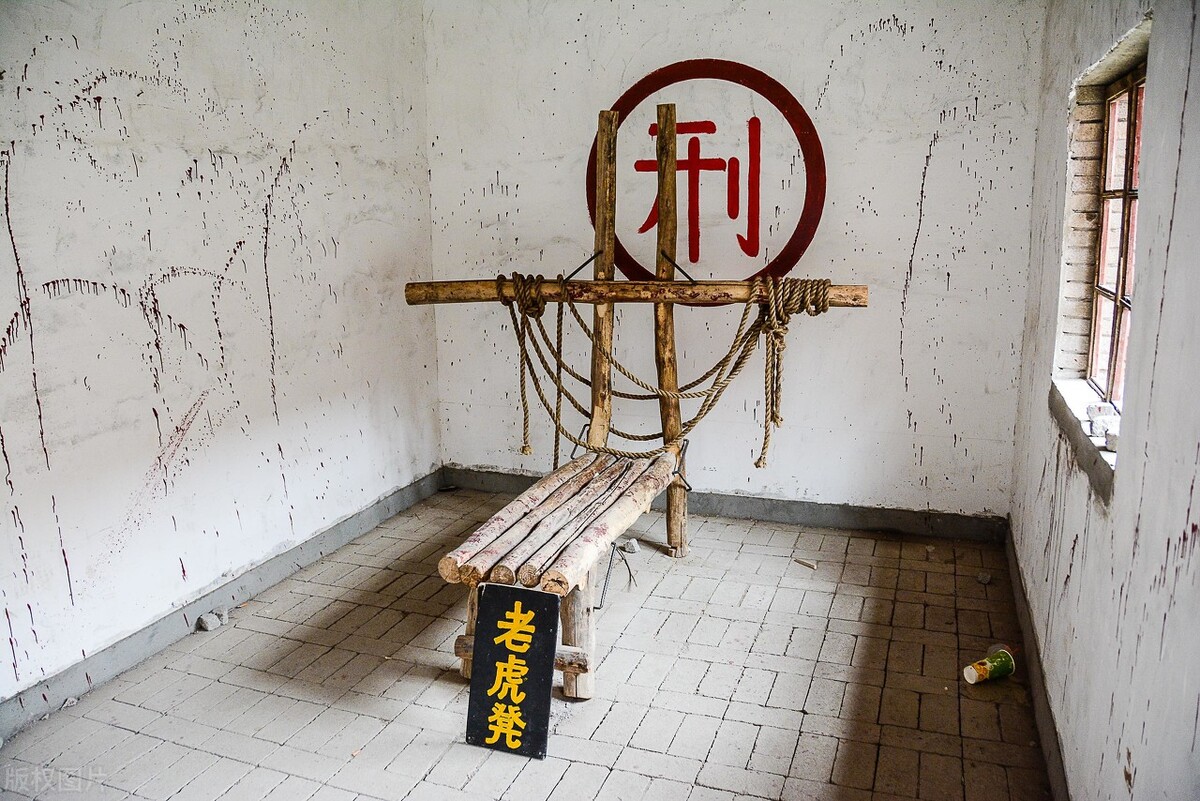 老虎凳为什么只能垫四块,老虎凳为什么要用砖头