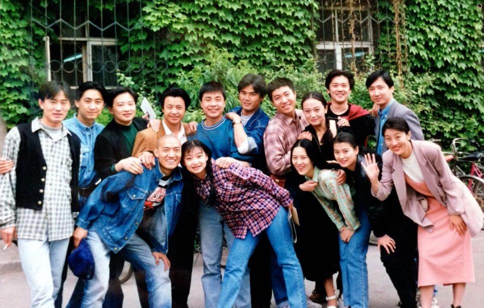 黄志忠和何音离婚后悔吗,黄志忠与何音走进了婚姻