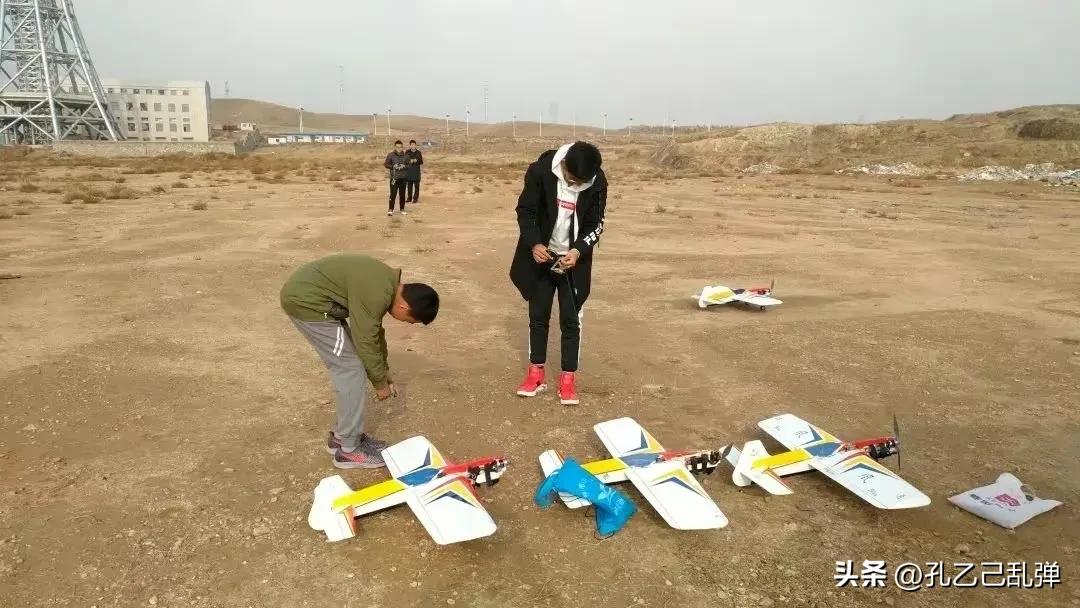 飞行器慢讲解,小型飞行器高清视频