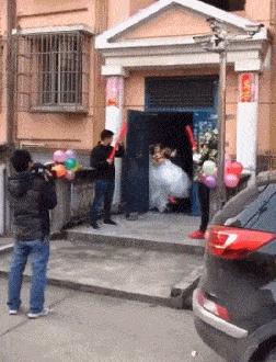 女朋友是不是平胸怎么验,被说平胸怎么安慰自己