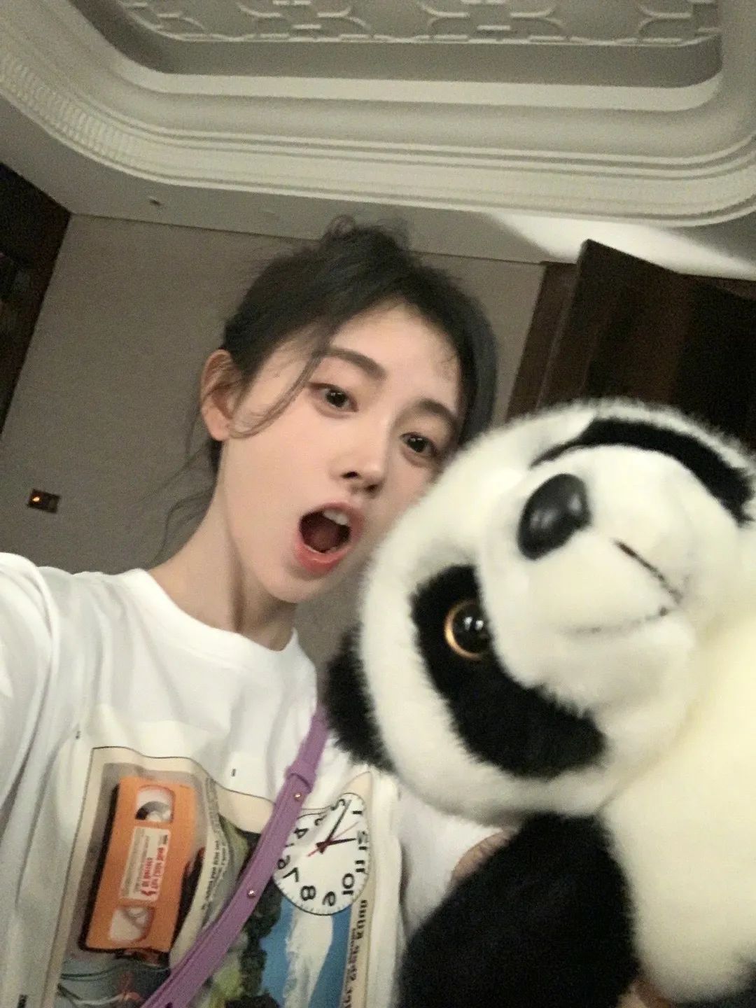 今年冬天流行发型披头散发,5款冬季减龄发型