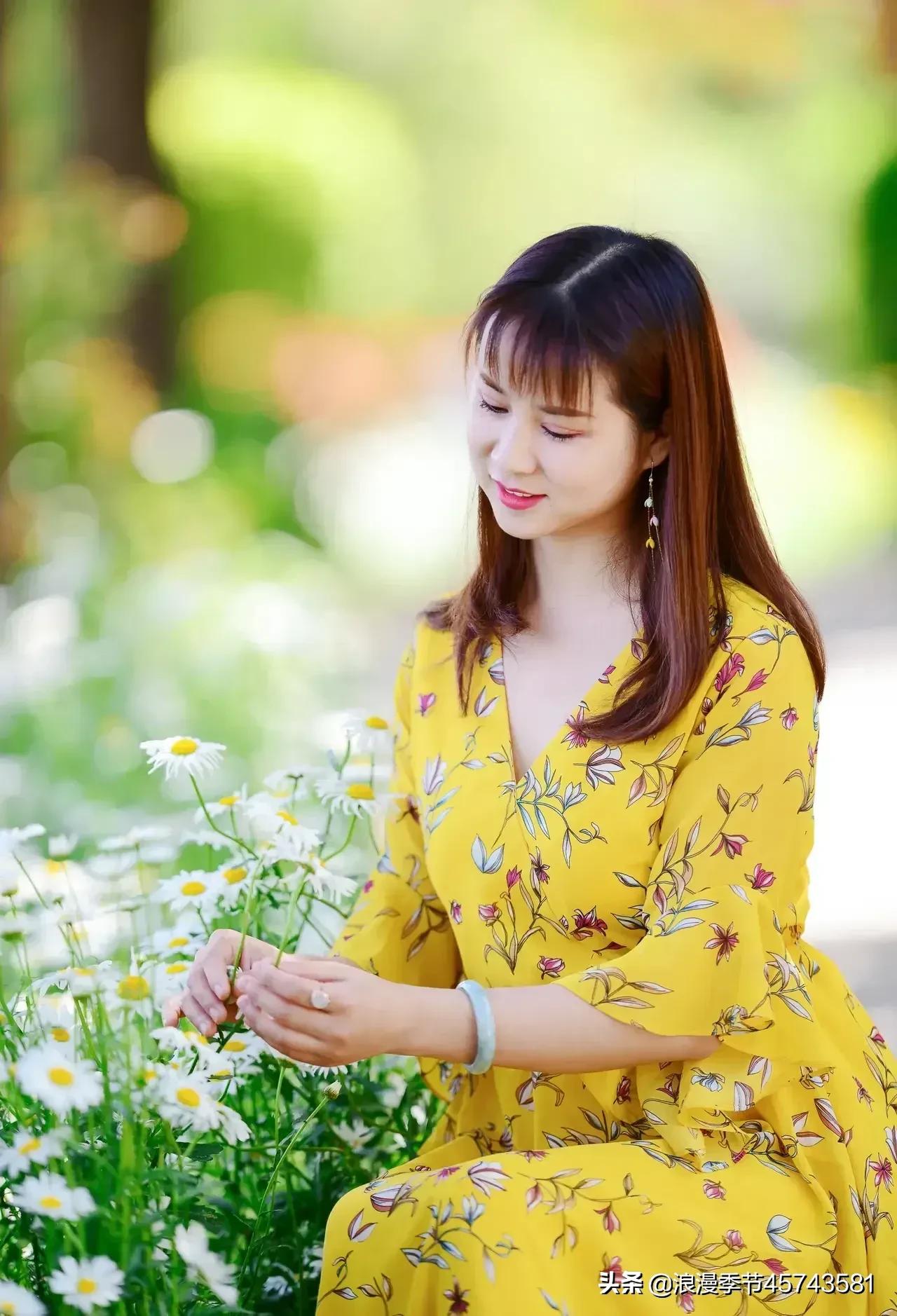 风吹过，染一身花香，每一个角落都流年花开