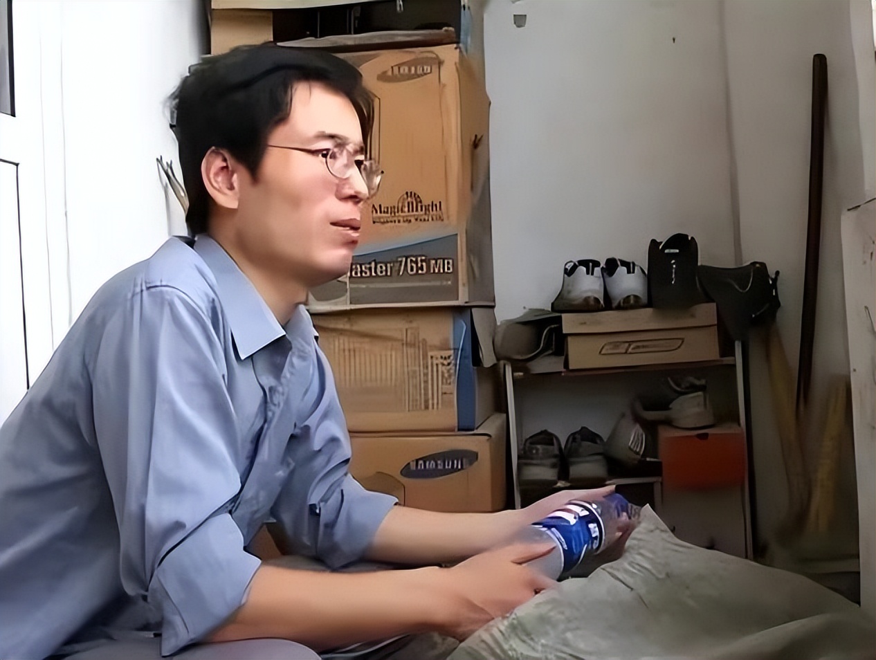 家境贫寒的农村大学生出路在哪,普通家庭的大学生出路在哪里