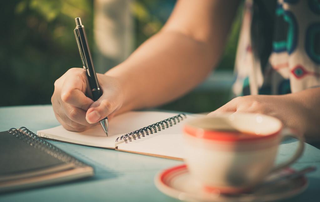 如何抄书赚钱教程,怎么通过抄书与文案赚钱