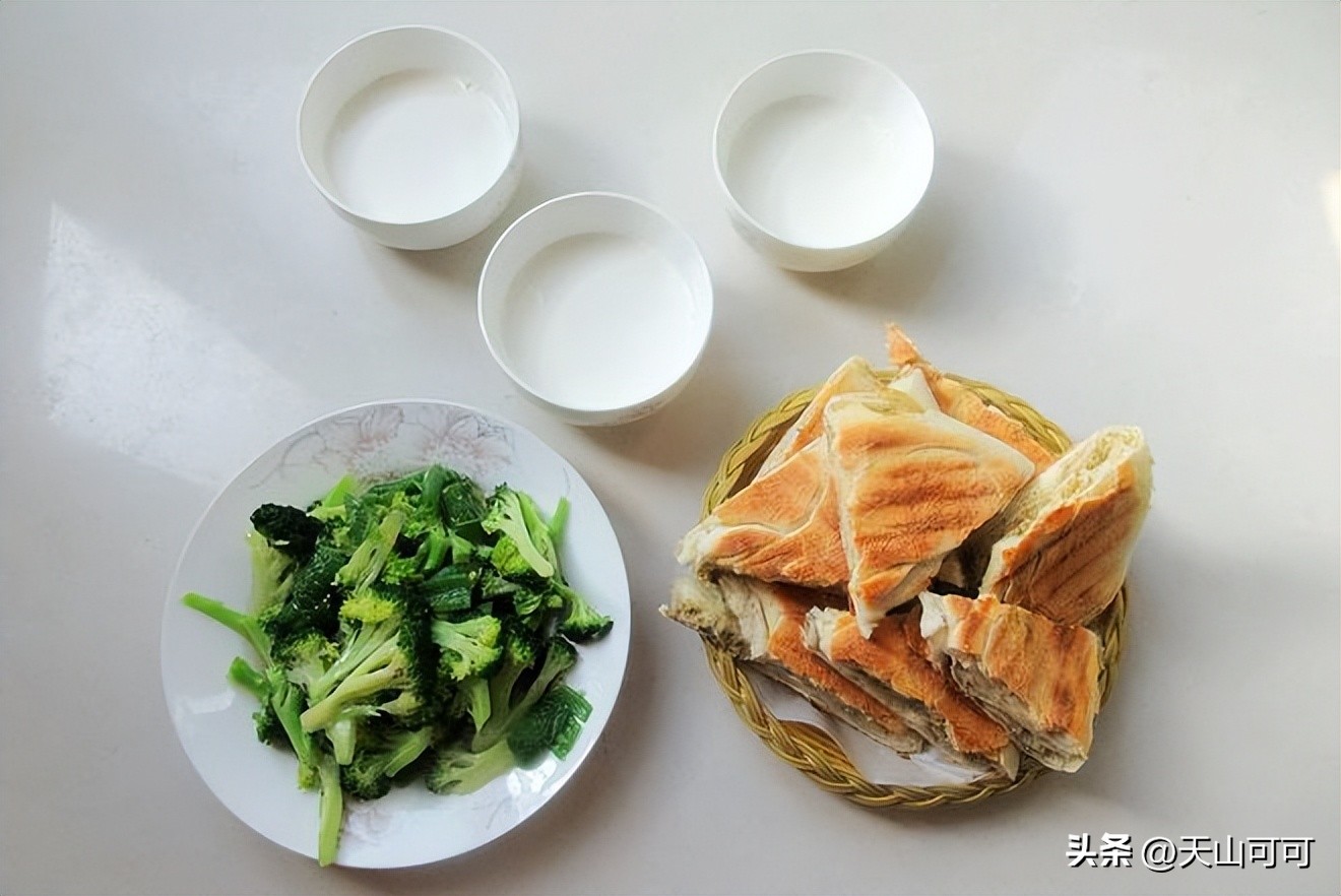 早餐食谱简单快速低热量做法,解馋不发胖的15种零低热量早餐