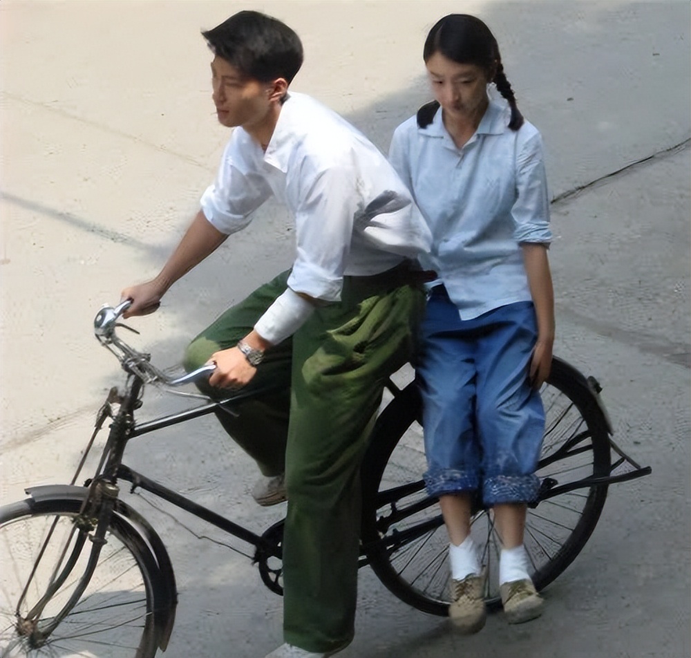 凤凰牌旧自行车值多少钱一辆,八十年代一辆永久自行车值多少钱