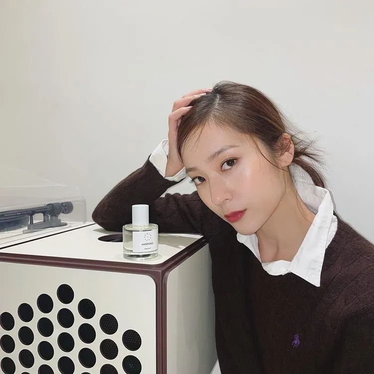 毛衣衬衫叠穿搭配什么裤子,冬天衬衫如何搭配毛衣