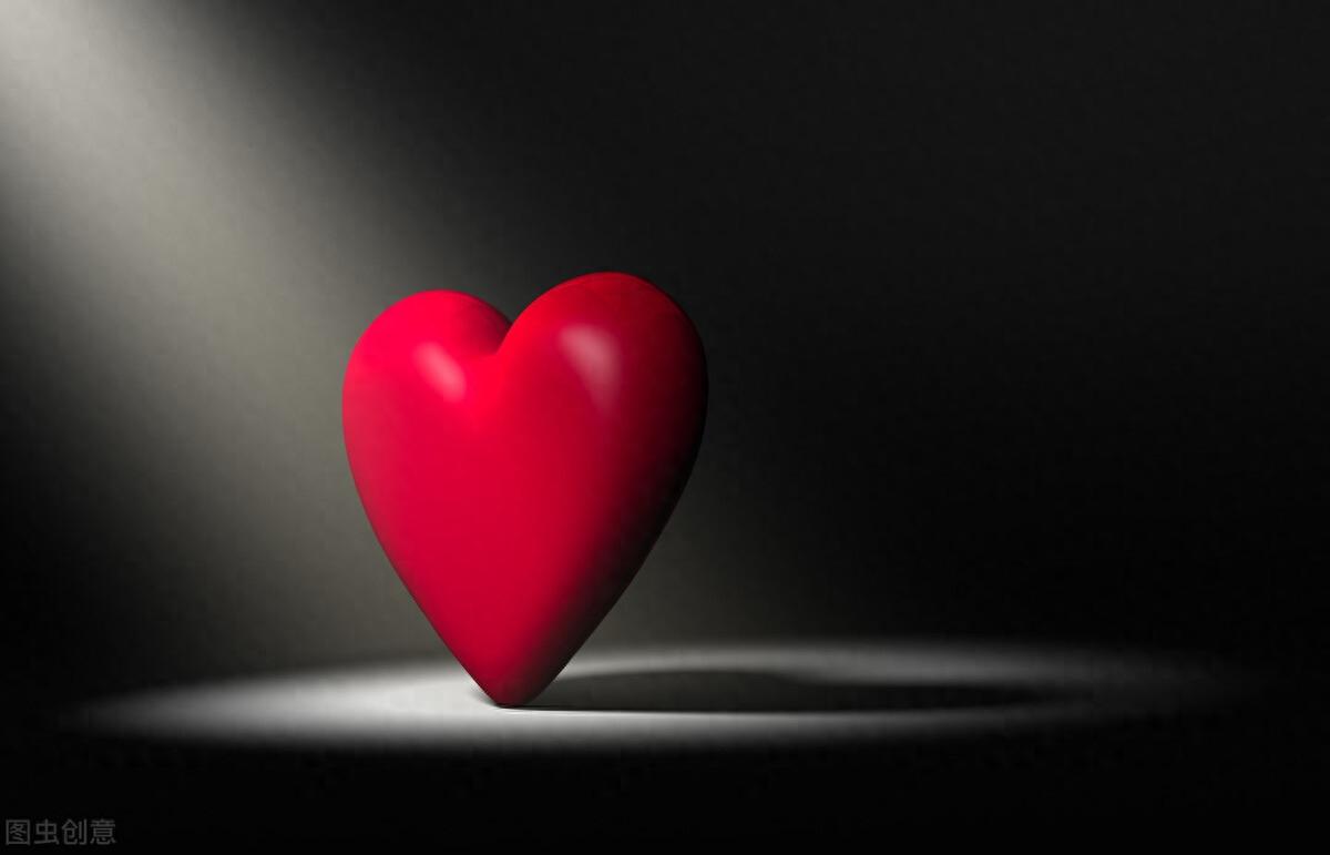 女朋友生气亲亲就好了怎么哄,女朋友生气亲了她一口怎么哄