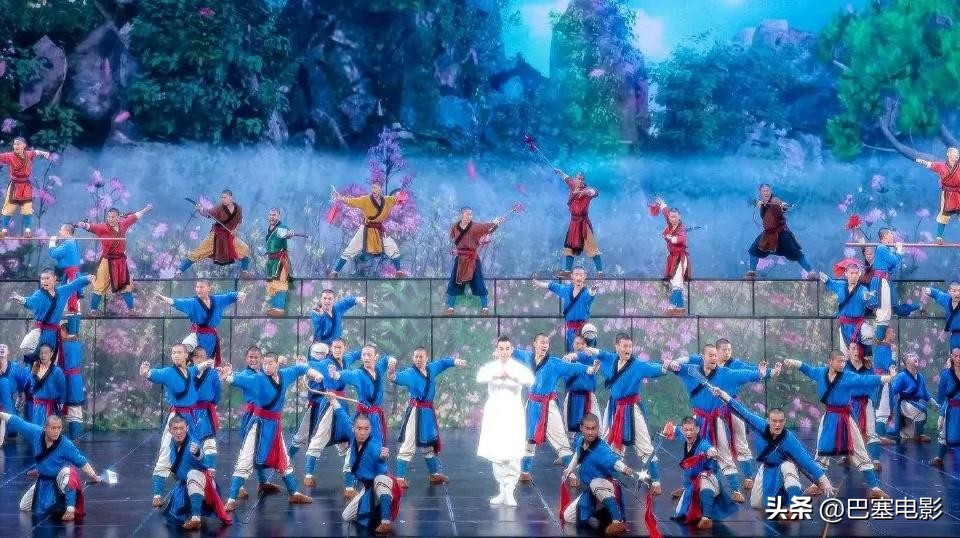 兔年春晚撒贝宁节目,春晚撒贝宁高跟鞋